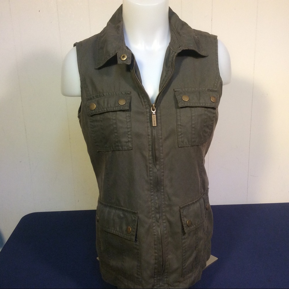 Zip up Liz Claiborne lightweight vest size small